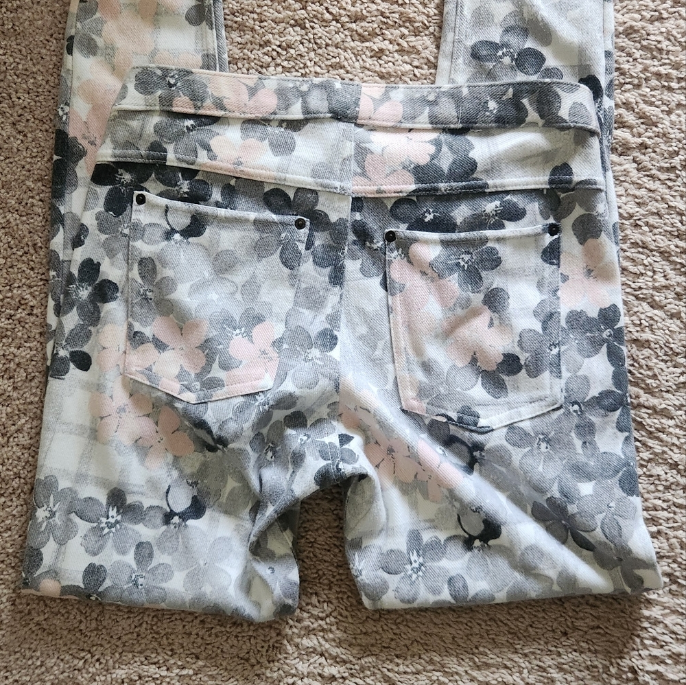 Hue Women's Floral Print Leggings Stretchy Gray and Pink Size Small - Picture 3 of 7